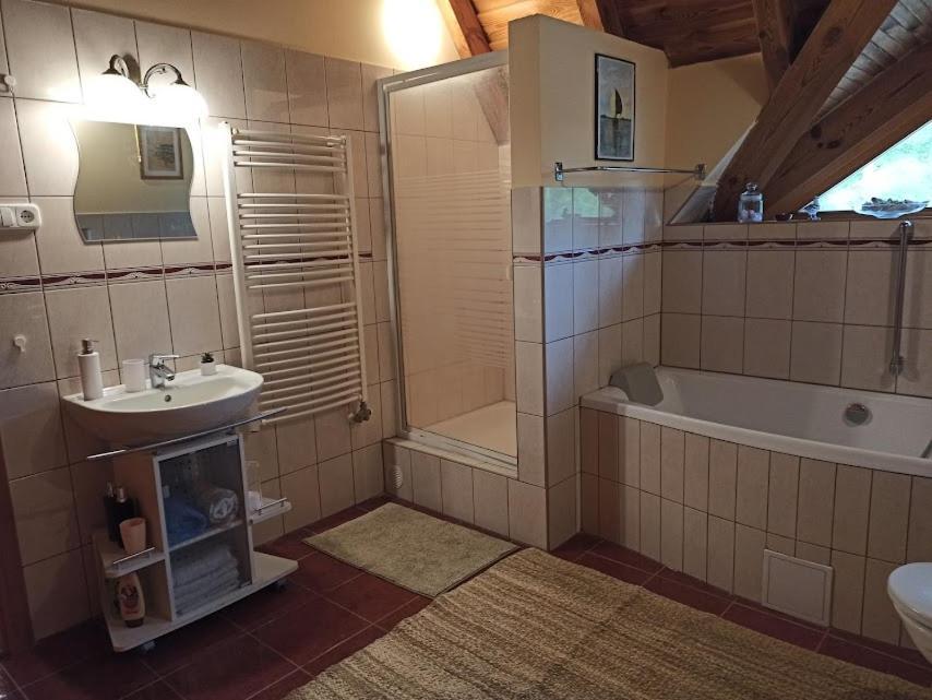 Apartman egy Makovecz Imre tervezte házban Ispánk Exterior foto