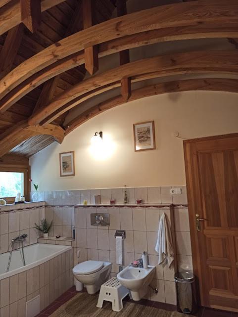 Apartman egy Makovecz Imre tervezte házban Ispánk Exterior foto